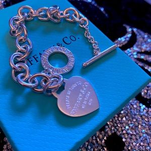 Tiffany & Co. Heart Chain Bracelet 🖤